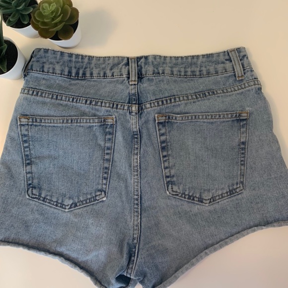 Topshop Hight Waisted Jean Shorts - Picture 3 of 3